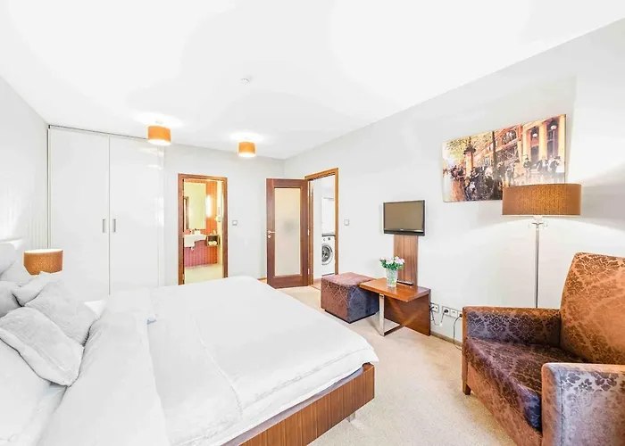 Parkview 52m2 Apartment Pilsen